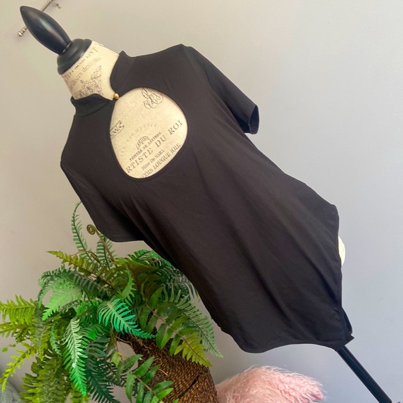 Fashion Nova 2XL Black Bodysuit Snap Crotch Cut Out Gold Button Detail - Picture 1 of 5